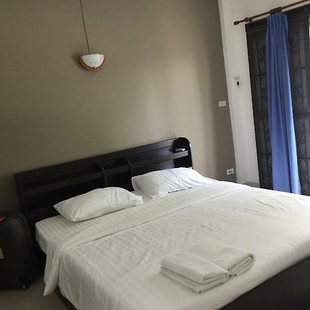 Escobar Guesthouse Jomtien Beach Buitenkant foto