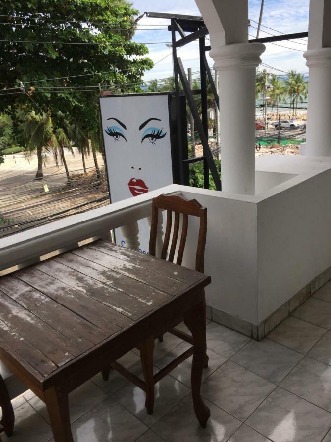 Escobar Guesthouse Jomtien Beach Buitenkant foto