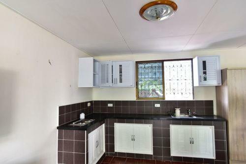 Escobar Guesthouse Jomtien Beach Buitenkant foto