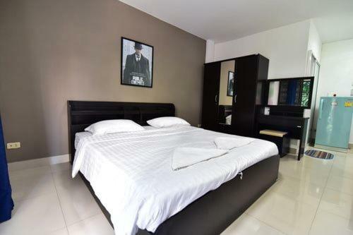 Escobar Guesthouse Jomtien Beach Buitenkant foto