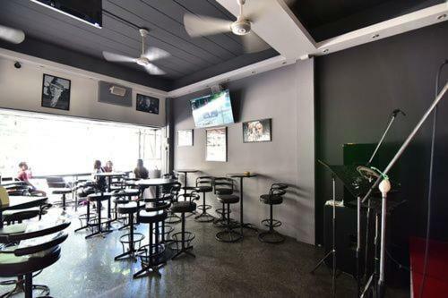 Escobar Guesthouse Jomtien Beach Buitenkant foto